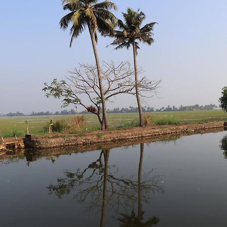 Marari Houseboat Hotel Mararikulam Luaran gambar