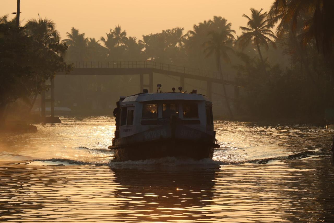 Marari Houseboat Hotel Mararikulam Luaran gambar