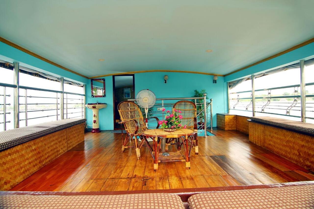 Marari Houseboat Hotel Mararikulam Luaran gambar