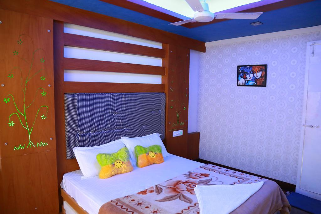 Marari Houseboat Hotel Mararikulam Luaran gambar