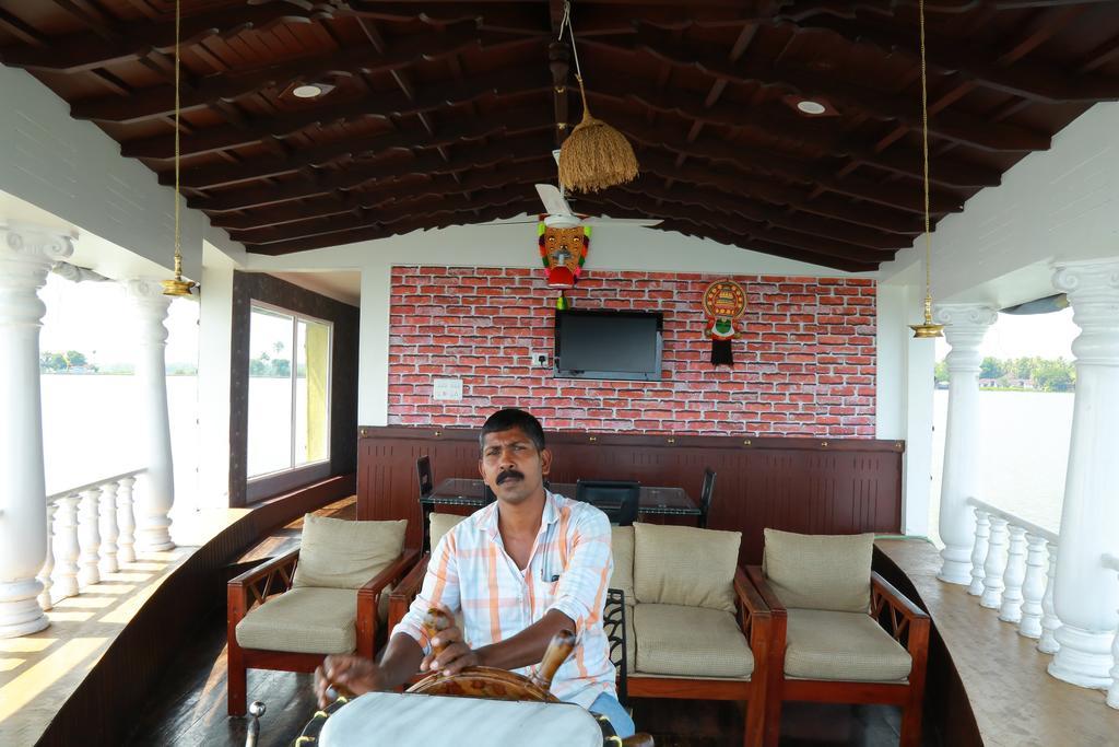 Marari Houseboat Hotel Mararikulam Luaran gambar
