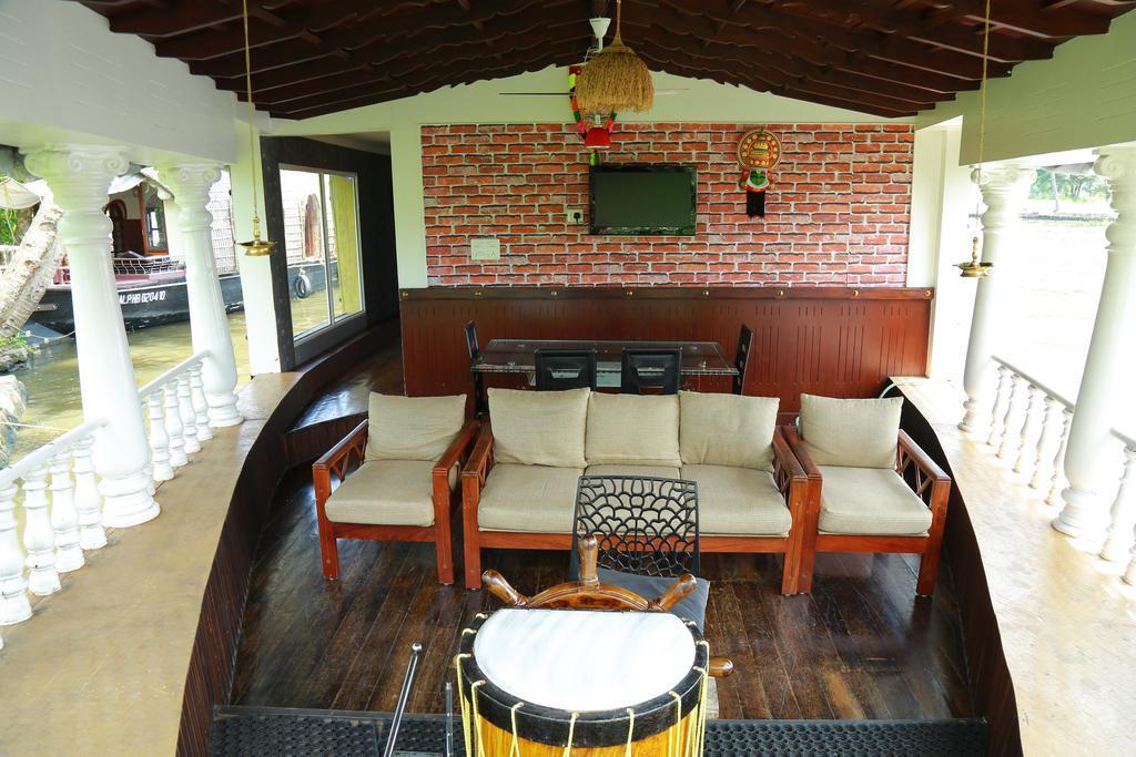 Marari Houseboat Hotel Mararikulam Luaran gambar