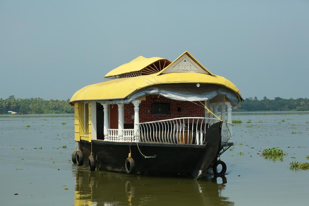 Marari Houseboat Hotel Mararikulam Luaran gambar
