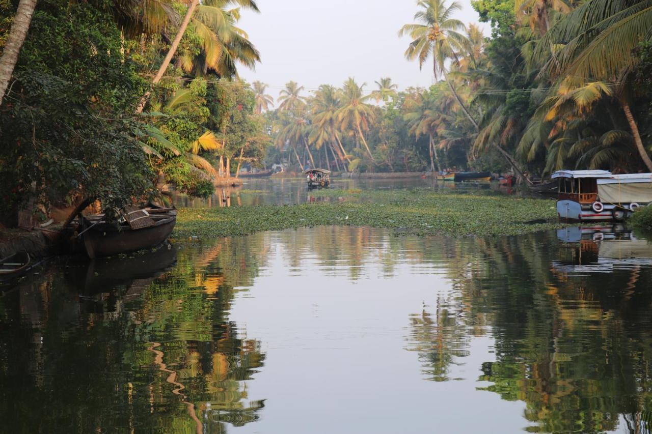 Marari Houseboat Hotel Mararikulam Luaran gambar