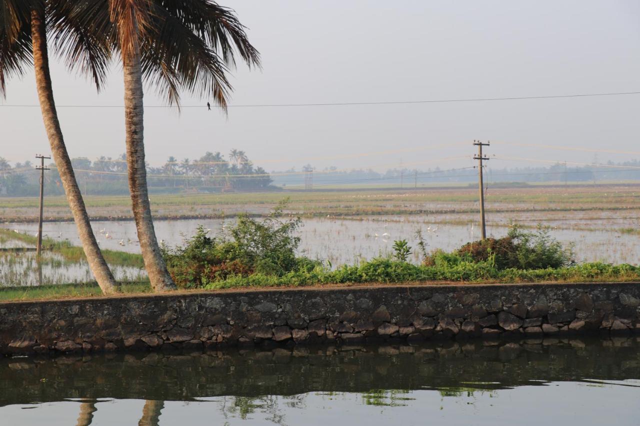 Marari Houseboat Hotel Mararikulam Luaran gambar